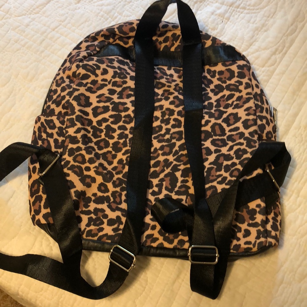 Leopard backpack - Picture 7 of 9
